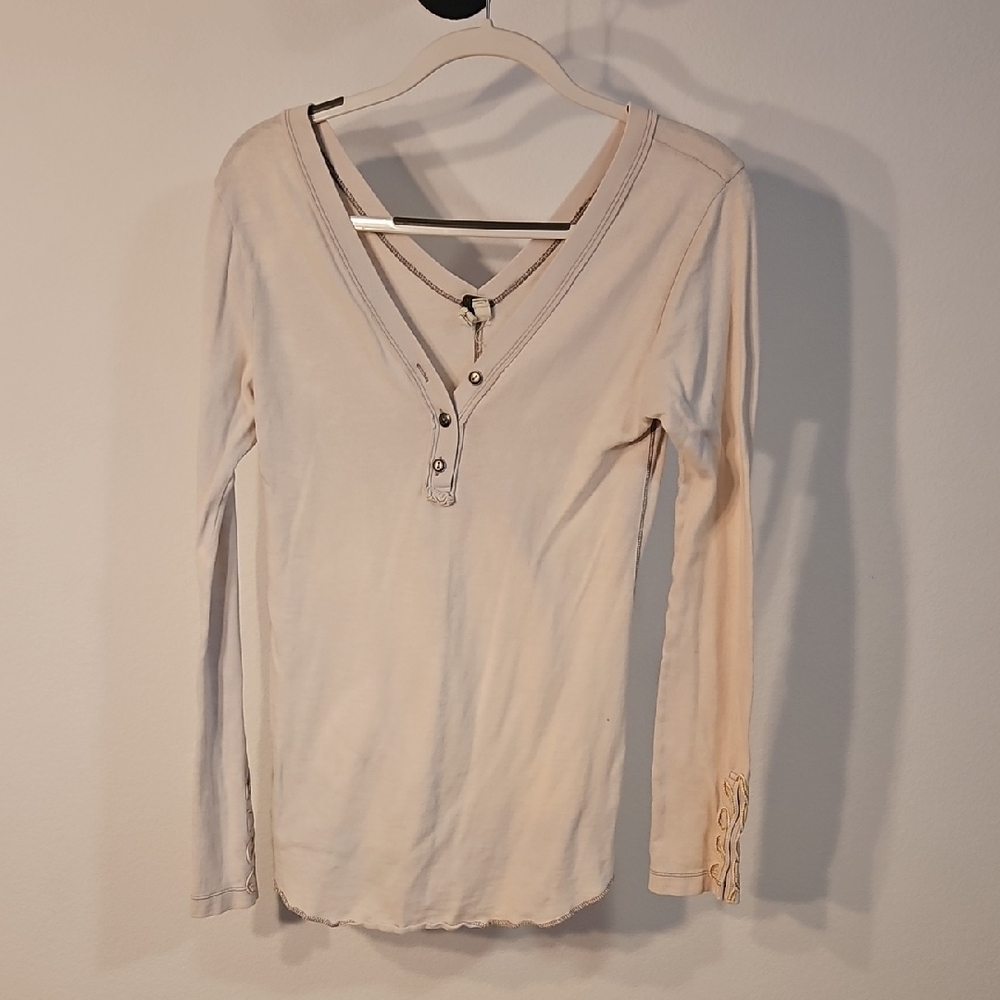 We The Free Cream Long Sleeve V-Neck Henley Sz L